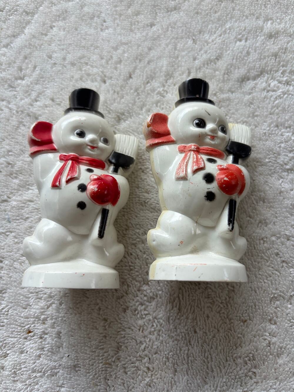 Vintage Plastic 3 3/4”Snowman With Broom And Top Hat 50's